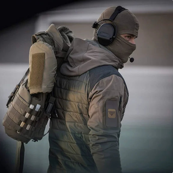 Jaqueta masculina leve e quente com estampa camuflada 2026 - Casaco de ciclismo de algodão para frio, à prova de vento, com capuz e vários bolsos.