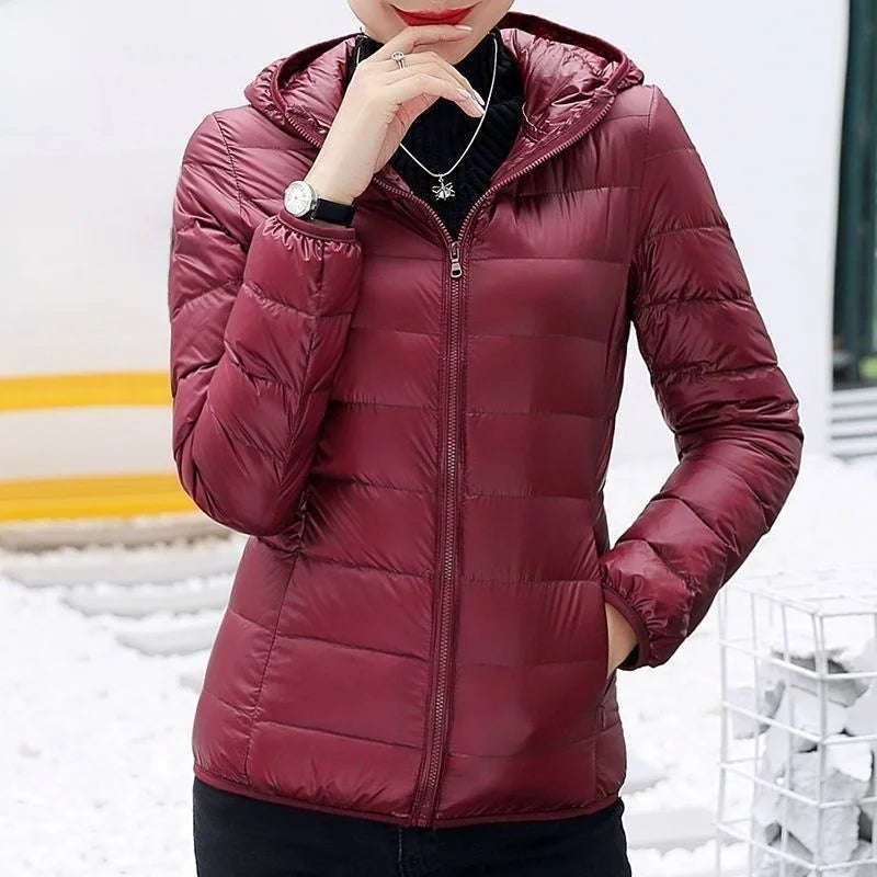 Novo casaco feminino com capuz, em algodão, estilo casual e leve, com design simples e moderno, inspirado na moda coreana.