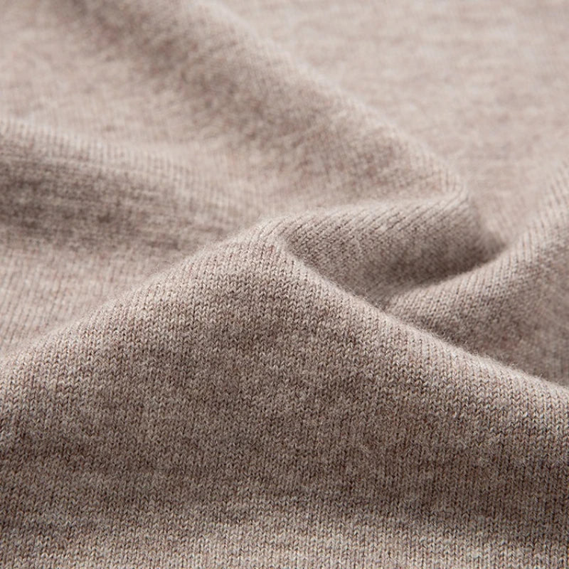 Suéter 100% lã merino australiana, 350g, gola alta grossa com zíper, térmico e respirável.